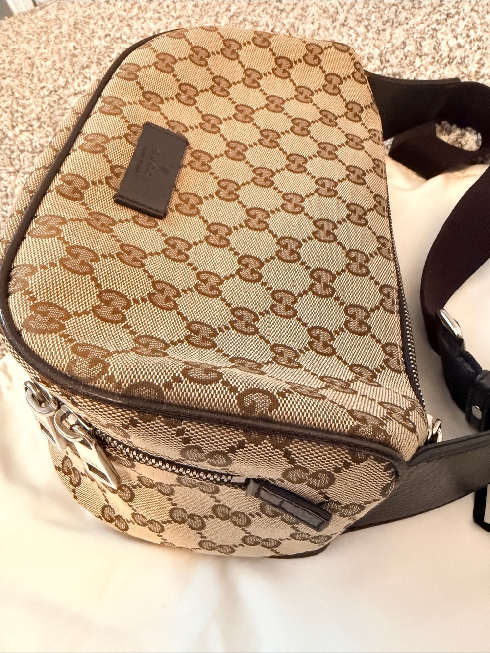 Gucci Tan GG Supreme Canvas Crossbody Belt Bag - Picture 4 of 9